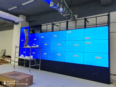 沙湾地标建筑监控系统液晶拼接大屏完工