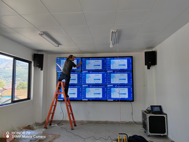 越西县粮库液晶拼接屏完成